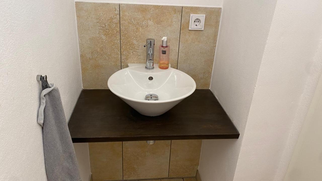 Fewo Luxus Wohnung Im Eigenen Ferienhaus, 120 Qm, Naehe Regensburg Mit Balkon, Terrasse & Garten, Gute Zuganbindung Laaber Exterior foto